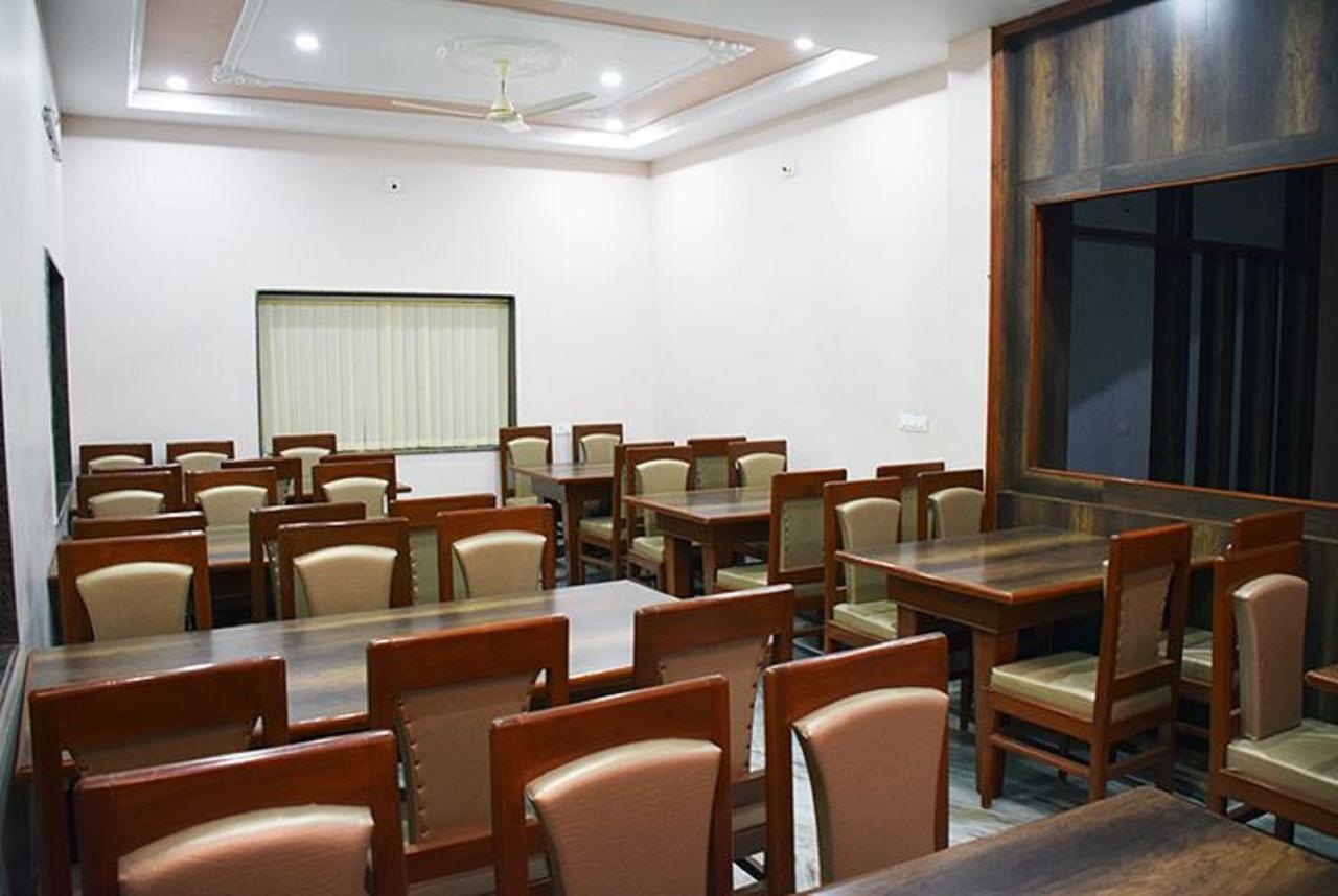 Hotel Amar Palace Абу-Роуд Экстерьер фото